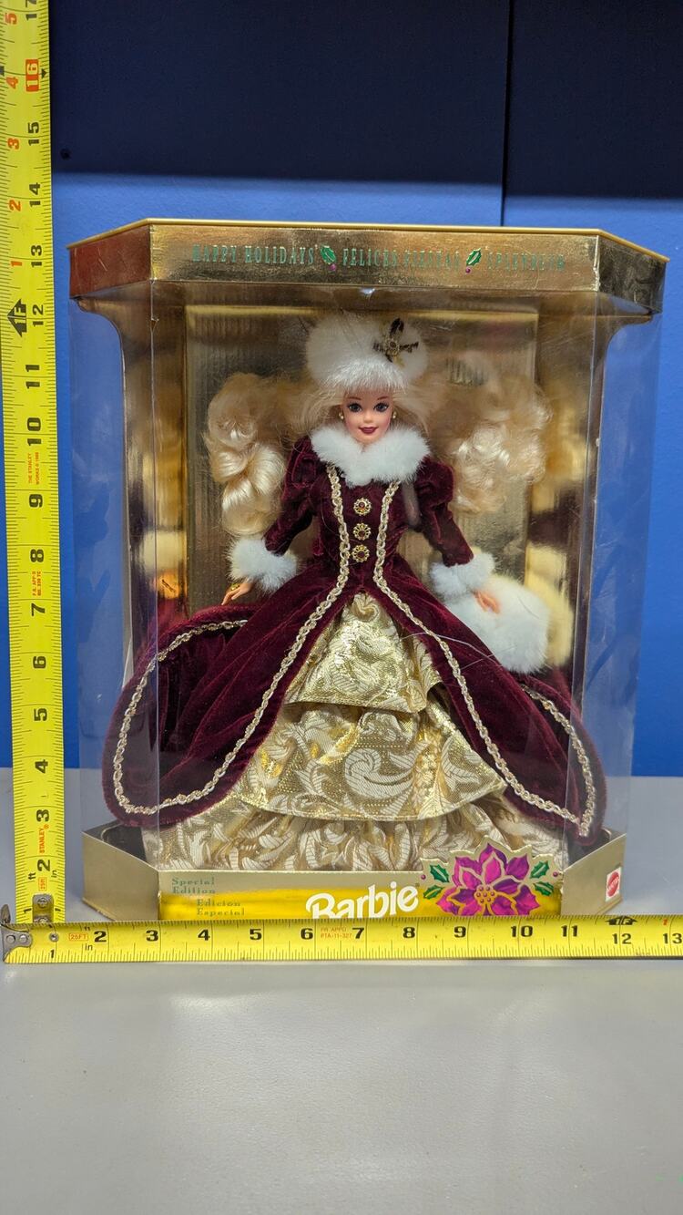 Mattel Happy Holidays Barbie 1998 Special Edition 10th Anniversary NRFB